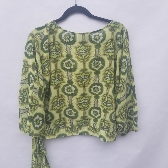 New York & Company  | Retro| Crop Top w/ Side Tie - Picture 2 of 4